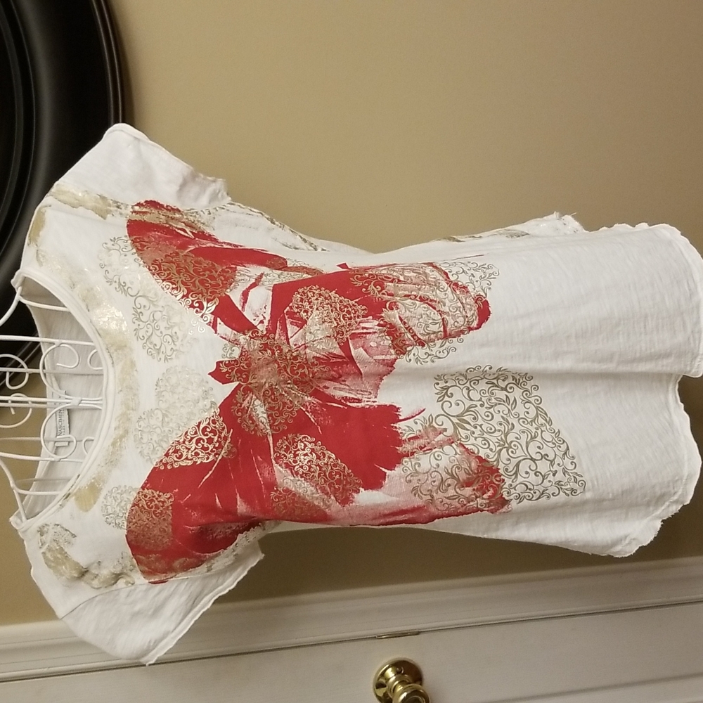 Rinascimento white top with red butterfly